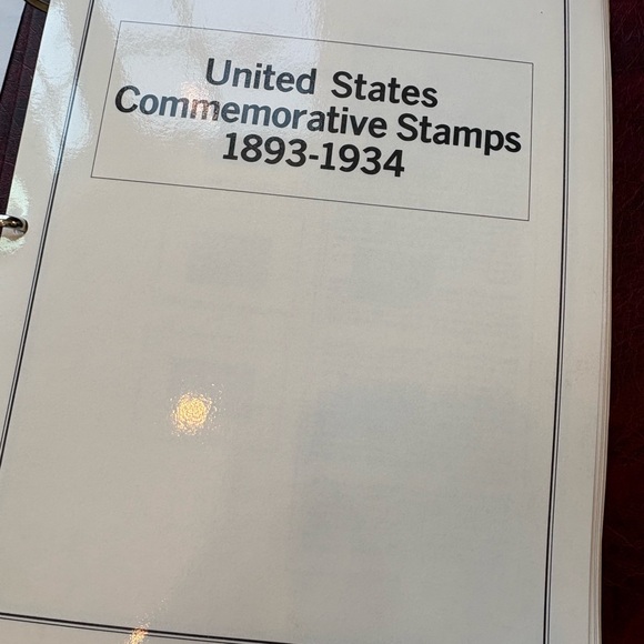 Extensive Stamp Collection includes binders - Picture 6 of 15